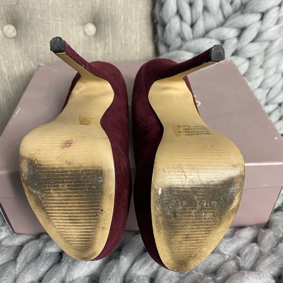 BAKERS - BURGUNDY SUEDE PUMPS - Picture 5 of 6